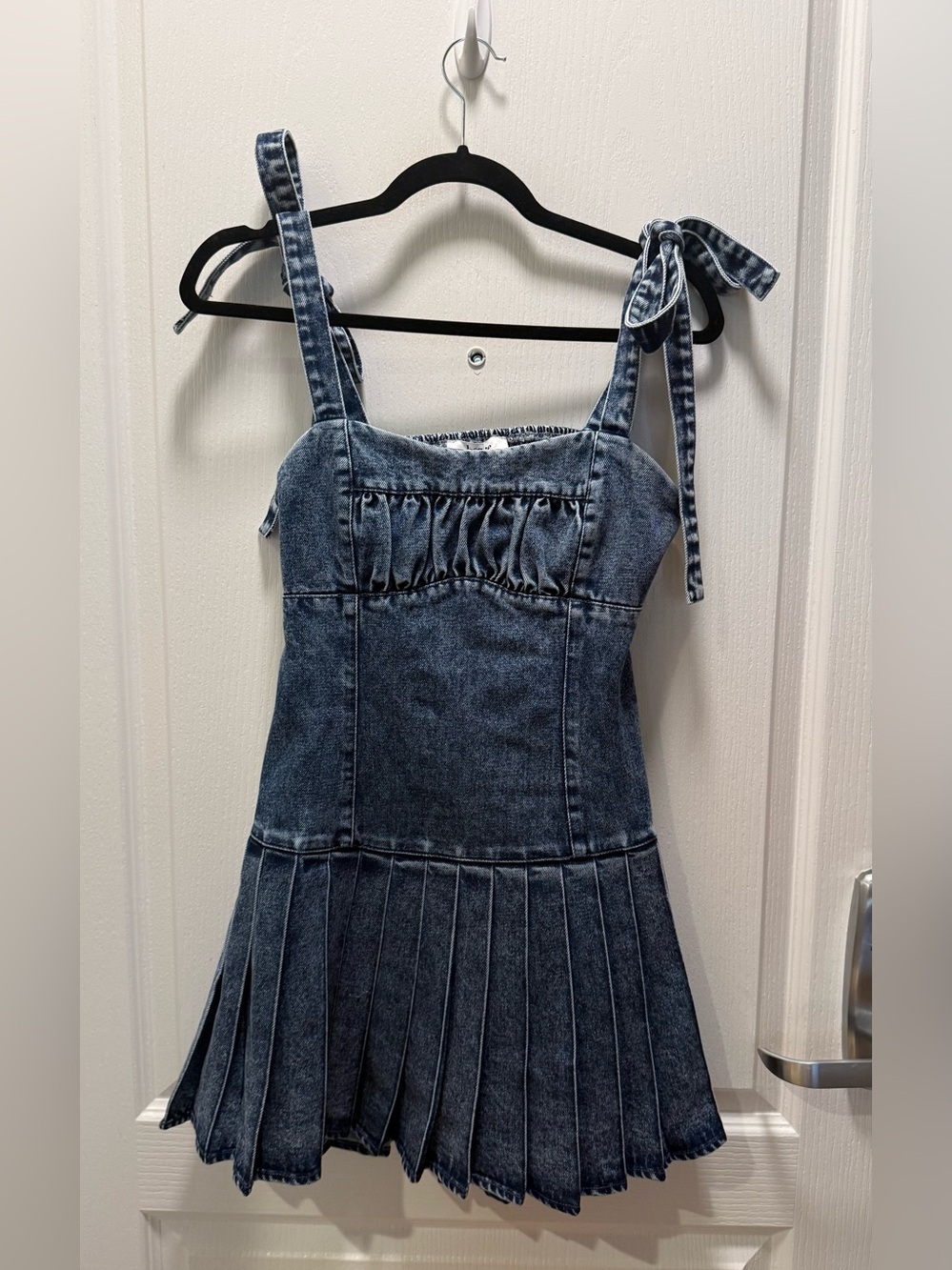 JACQUIE THE LABEL Blue Medium Wash Denim Pleated Mini Dress Size S NWT - Picture 3 of 6